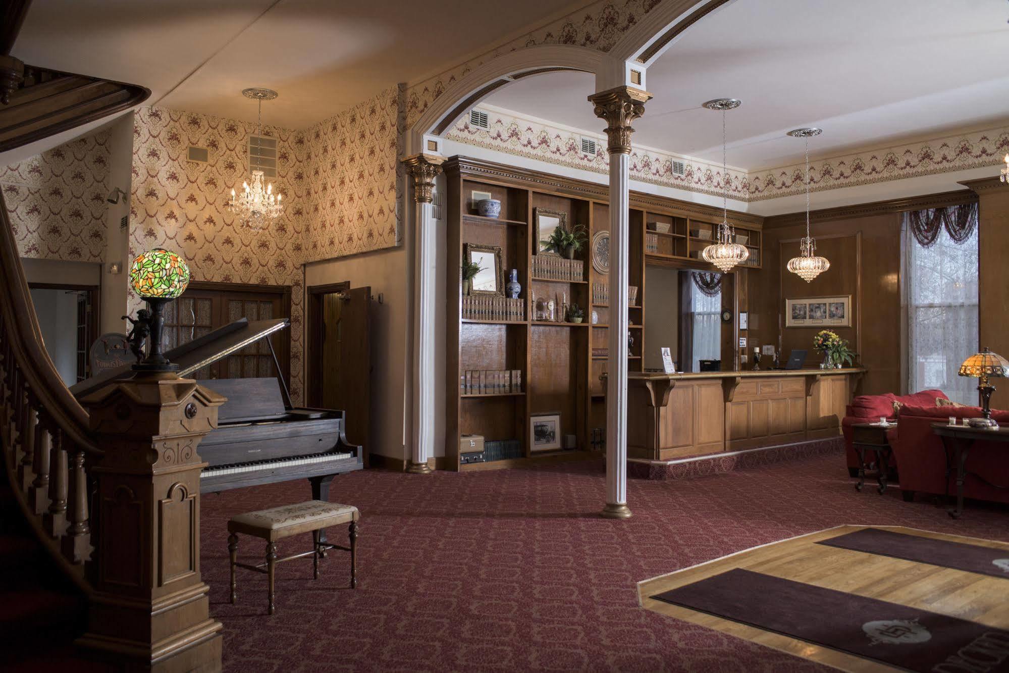 Maquoketa Decker Hotel & Bar מראה חיצוני תמונה