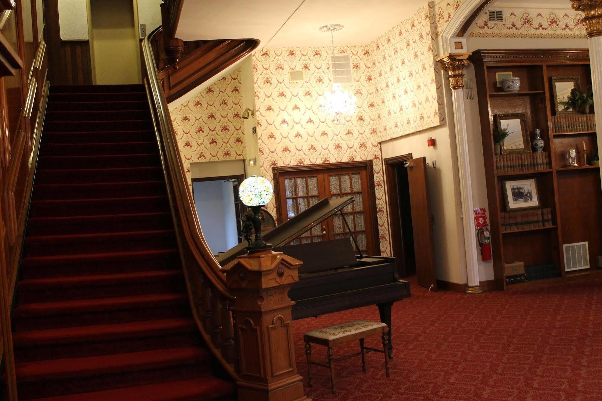 Maquoketa Decker Hotel & Bar מראה חיצוני תמונה