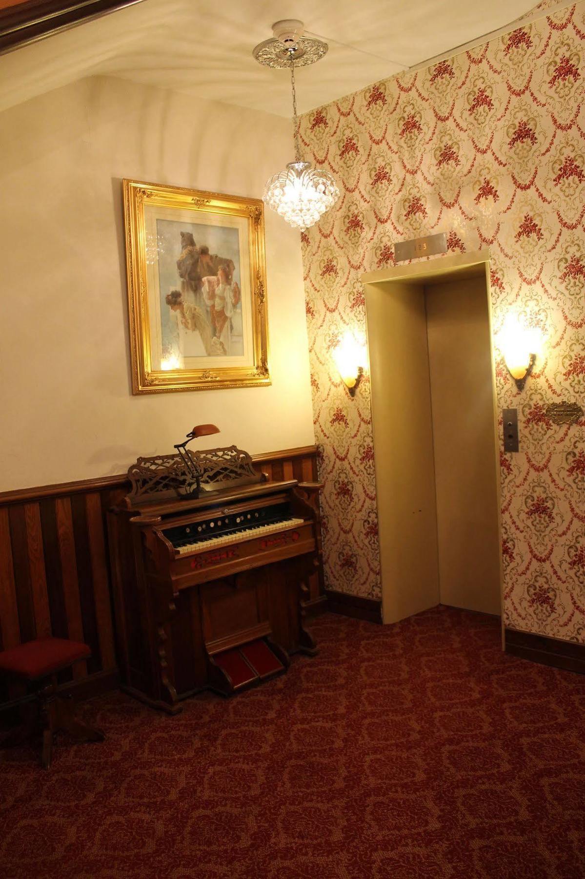 Maquoketa Decker Hotel & Bar מראה חיצוני תמונה